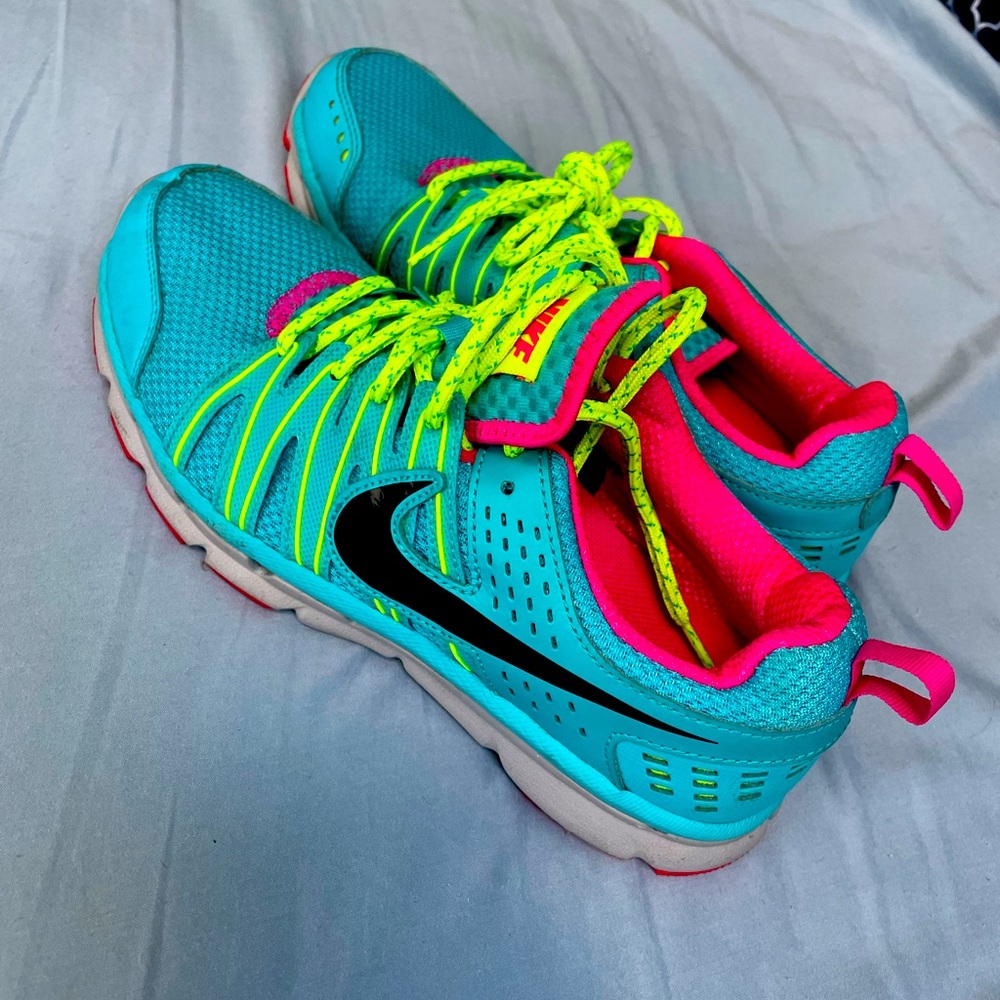 Nike fit sole trail sneakers